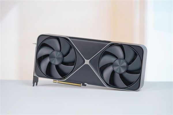 河内1.5分彩:一如既往的精美!NVIDIA RTX 5080显卡图赏