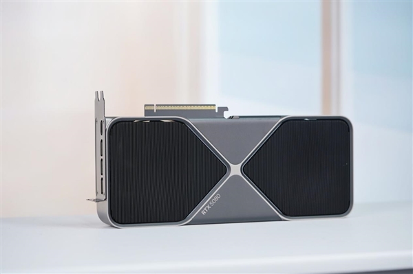 河内1.5分彩:一如既往的精美!NVIDIA RTX 5080显卡图赏