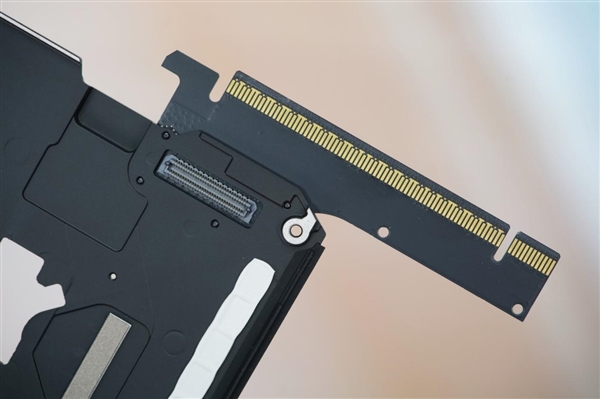 河内1.5分彩:一如既往的精美!NVIDIA RTX 5080显卡图赏