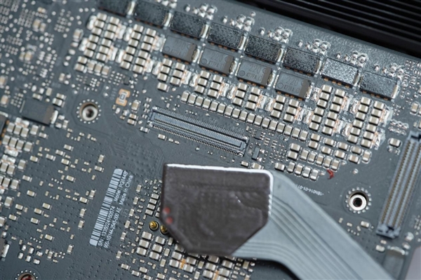 河内1.5分彩:一如既往的精美!NVIDIA RTX 5080显卡图赏