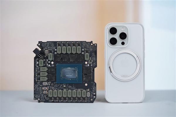 河内1.5分彩:一如既往的精美!NVIDIA RTX 5080显卡图赏