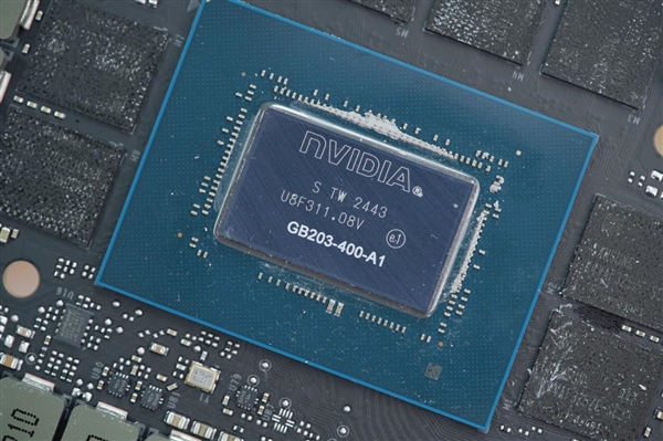 河内1.5分彩:一如既往的精美!NVIDIA RTX 5080显卡图赏