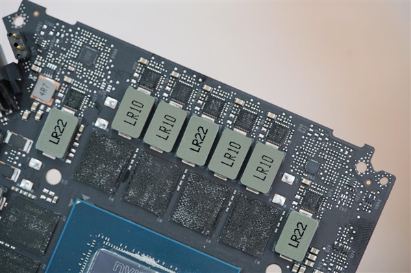 河内1.5分彩:一如既往的精美!NVIDIA RTX 5080显卡图赏